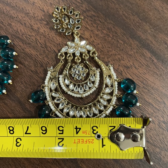 Light weight earrings - Picture 5 of 5